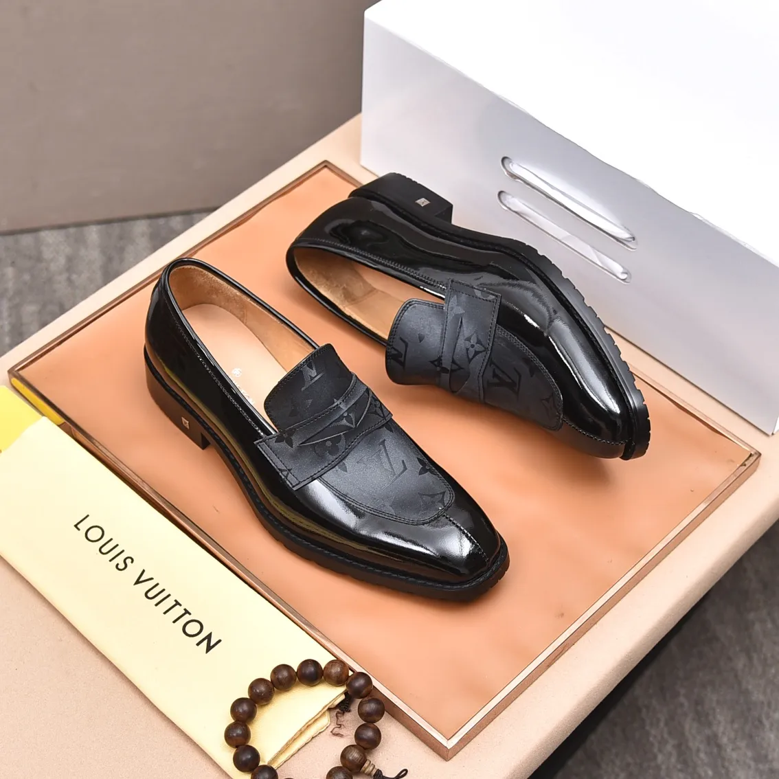 Men's shoes💰480📛📛【LOUIS VUITTON】(Quan Niu Li) Louis Vuitton 2023 official website synchronized new products👟Milan fashion catwalk style🇰🇾🇰🇾LV family logo, celebrity style, a must-have for fashionistas⚠️First layer calfskin➕cowhide lining➕Official website original version special outsole👞Number 38-44